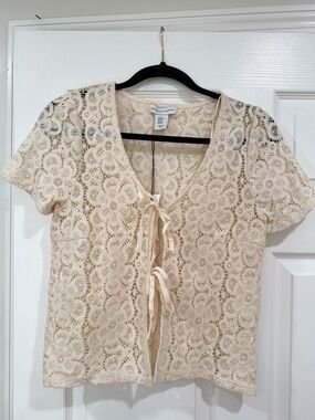 cupcakes & cashmere Cream Lace Tie-Front Short Sleeve Top